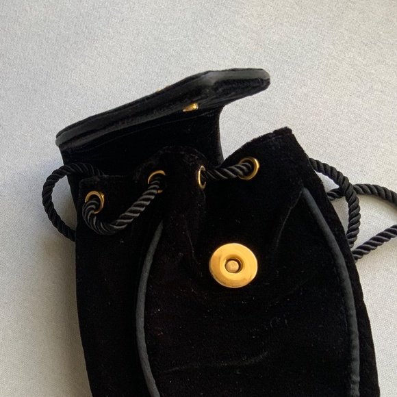 VINTAGE MAGIE NOIRE LANCÔME BLACK VELVET SEQUINED CROSSBODY EVENING BAG PURSE - Picture 9 of 9